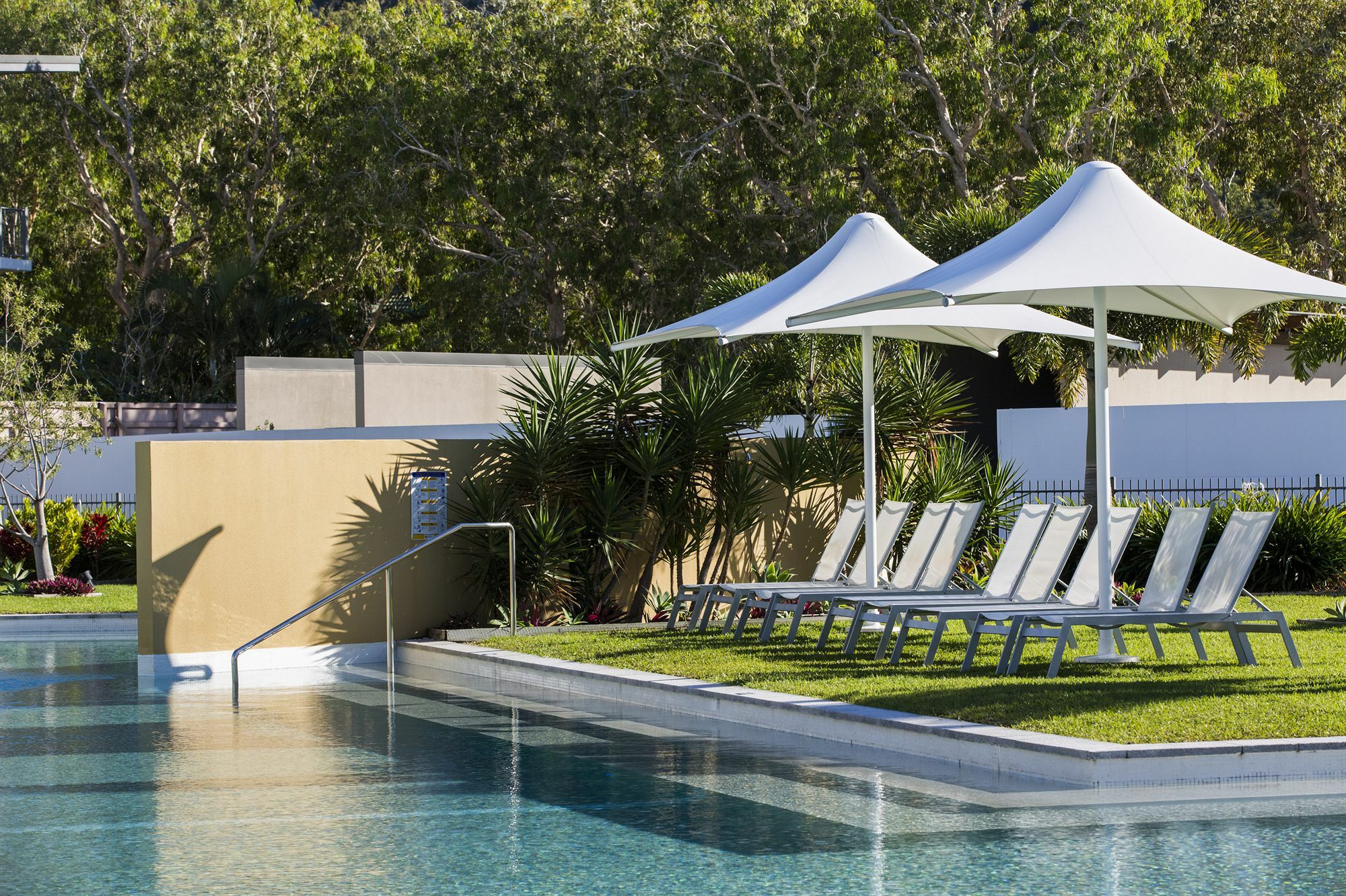 Peppers Blue On Blue Hotell Nelly Bay Exteriör bild The pool at the 2018 Commonwealth Games Athletes' Village